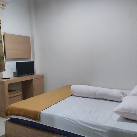 Grha Raf Homestay Makale Exterior foto